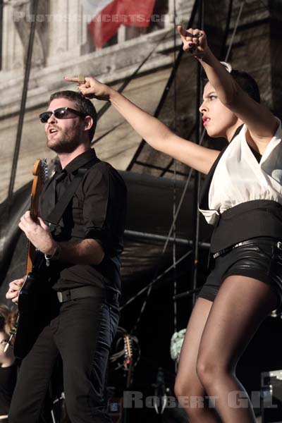 CARMEN MARIA VEGA - 2012-07-22 - PARIS - Parvis de l'Hotel de Ville - 